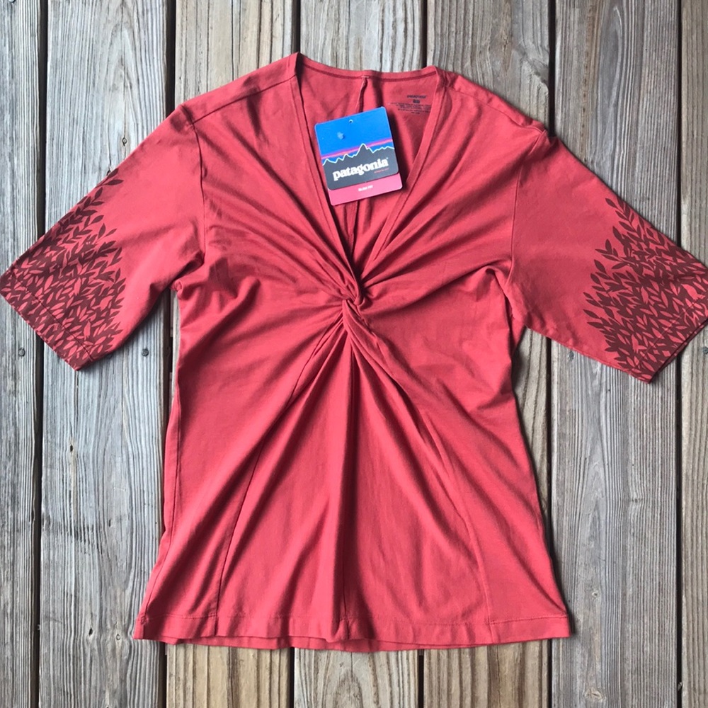 Patagonia top size L brand new
